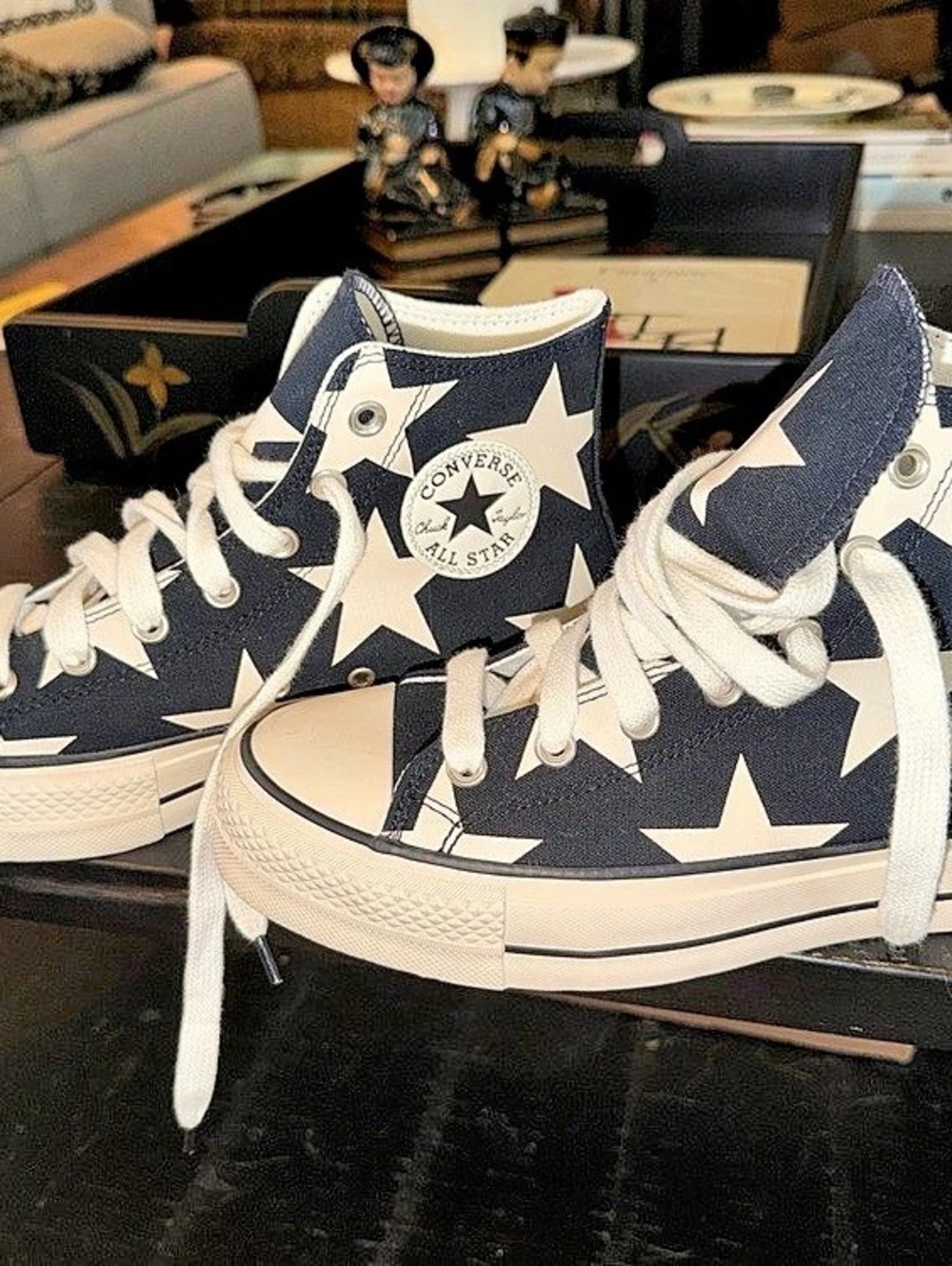 Converse Chuck Taylor All Star High-Top Sneakers Black & White US 9.5 brand new!